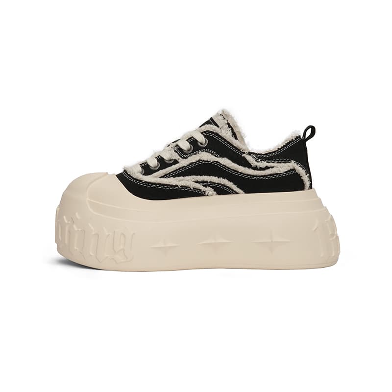 1807 GOTHIC LACE UP