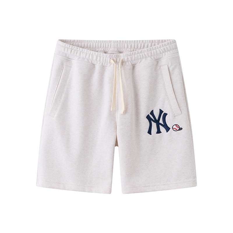 New Era x MLB Stadium Feast Yankees Shorts Ivory White