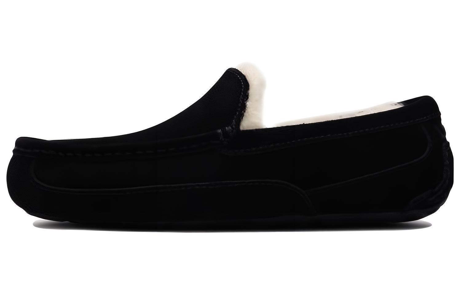 UGG Ascot Black