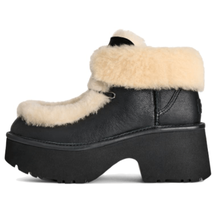 UGG Classic Novelty